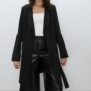 Aritzia Womens Xsmall Babaton Flowy Trench Coat in Black